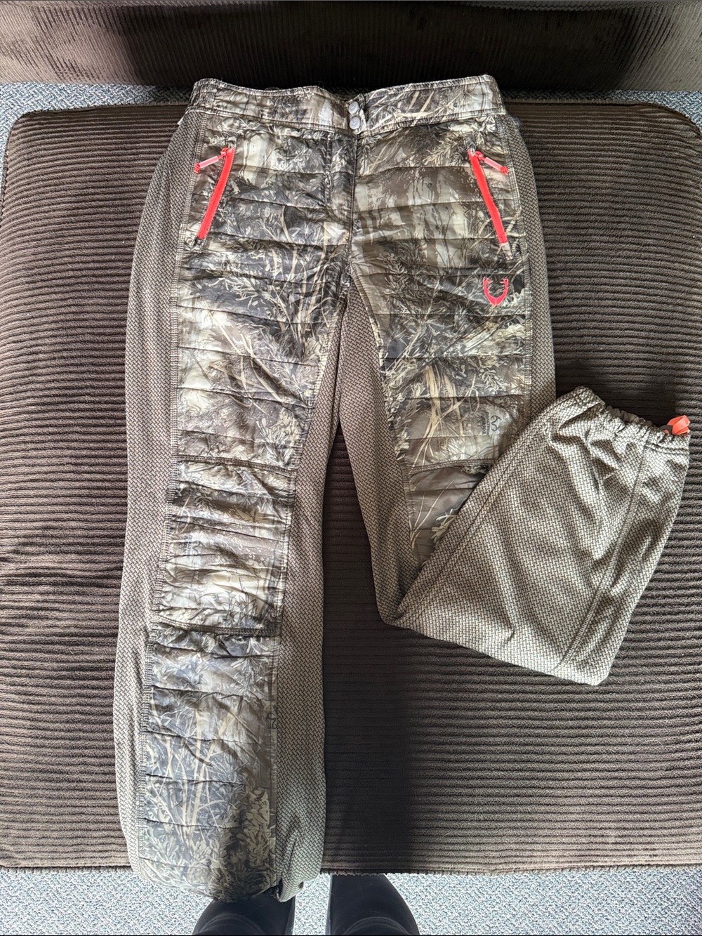 Women’s Olive Hybrid Joggers with Pink Zip Accents